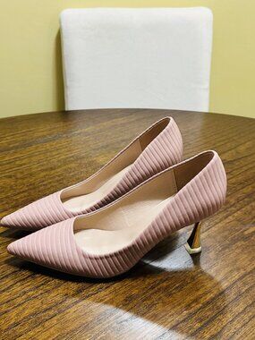 European Pink Pumps – Size 37 (Fits 6.5 CAN) 🌸